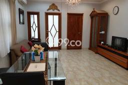 Disewakan! Rumah 4 Kamar Tidur &
3 Kamar Mandi di Kalibata, Jakarta Selatan Disewakan! Rumah 4 Kamar Tidur &
3 Kamar Mandi di Kalibata, Jakarta Selatan