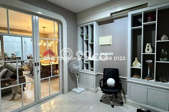 Rumah Elit Modern Siap Huni di Lebak Bulus Jakarta Selatan Rumah Elit Modern Siap Huni di Lebak Bulus Jakarta Selatan