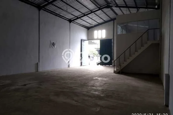 Gudang Disewa di Tangerang dengan LB 288m2 Area Komersial Ramai Gudang Disewa di Tangerang dengan LB 288m2 Area Komersial Ramai