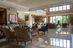 Hunian Mewah Dijual LT 1400m2 di Menteng, Jakarta Pusat Hunian Mewah Dijual LT 1400m2 di Menteng, Jakarta Pusat