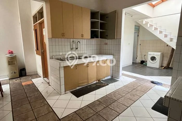 Sewa Rumah Nyaman di Menteng Siap Pakai dan Strategis Sewa Rumah Nyaman di Menteng Siap Pakai dan Strategis