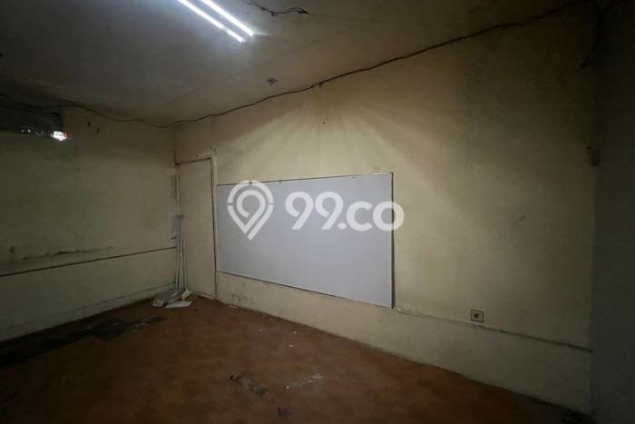 Lokasi terbaik! Rumah siap pakai dikontrakkan di Menteng LB 600m2 Lokasi terbaik! Rumah siap pakai dikontrakkan di Menteng LB 600m2
