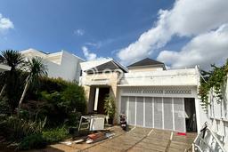 Disewakan Rumah Bagus di Menteng Harga Rp 1,3 Miliar/ Tahun Disewakan Rumah Bagus di Menteng Harga Rp 1,3 Miliar/ Tahun