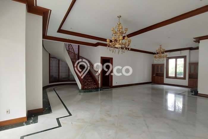 Hunian Bagus Disewakan di Pondok Indah, Jakarta Selatan LT 1650m2, LB 1000m2 Hunian Bagus Disewakan di Pondok Indah, Jakarta Selatan LT 1650m2, LB 1000m2