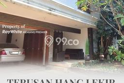 For Sale! Premium House LT 538m2 Desain Elegan di Senayan For Sale! Premium House LT 538m2 Desain Elegan di Senayan