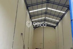 Gudang Disewa di Tangerang dengan LB 250m2 Area Komersial Ramai Gudang Disewa di Tangerang dengan LB 250m2 Area Komersial Ramai