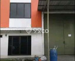 Unit Gudang Disewa Lokasi Cengkareng, Jakarta Barat Spesifikasi Luas Bangunan 330m2 Unit Gudang Disewa Lokasi Cengkareng, Jakarta Barat Spesifikasi Luas Bangunan 330m2