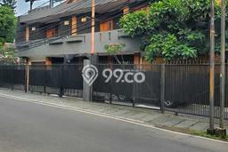 Hunian Mewah LB 775m2 Siap Pakai Desain Elegan di Terogong, Jakarta Selatan Hunian Mewah LB 775m2 Siap Pakai Desain Elegan di Terogong, Jakarta Selatan