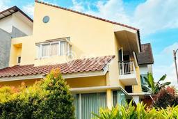 Hunian Cantik Modern Lb 180m2 di Ciputat, Tangerang Selatan Hunian Cantik Modern Lb 180m2 di Ciputat, Tangerang Selatan