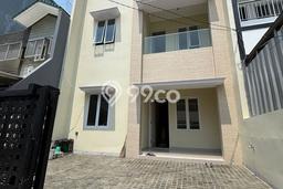 Rumah Elit LB 240m2 Siap Huni Desain Elegan di Taman Ratu, Jakarta Barat Rumah Elit LB 240m2 Siap Huni Desain Elegan di Taman Ratu, Jakarta Barat