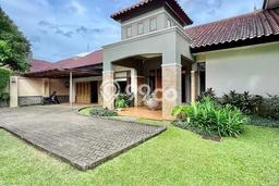 Hunian Modern dengan LT 940m2 & LB 460m2 Disewakan di Cipete Hunian Modern dengan LT 940m2 & LB 460m2 Disewakan di Cipete