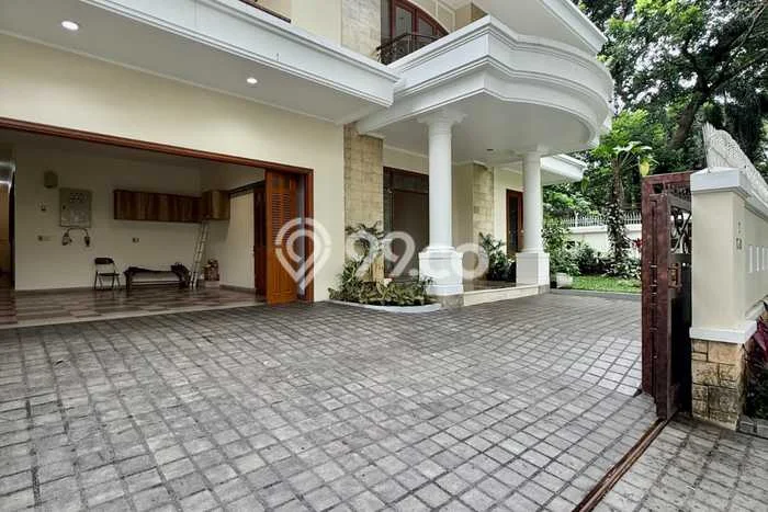 Sewa Rumah Strategis di Pondok Indah LT 450m2 / LB 400m2 Siap Huni Sewa Rumah Strategis di Pondok Indah LT 450m2 / LB 400m2 Siap Huni