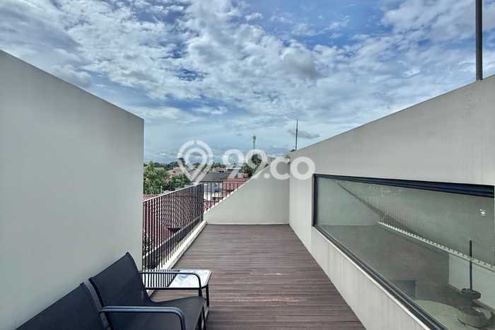 Rumah Elit Modern Tanpa Renovasi di Lebak Bulus Jakarta Selatan Rumah Elit Modern Tanpa Renovasi di Lebak Bulus Jakarta Selatan