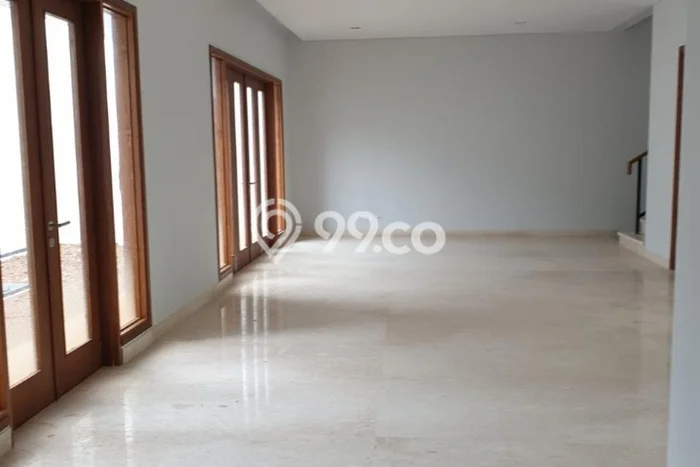 Lokasi strategis! Rumah siap pakai disewakan di Tangerang LB 216m2 Lokasi strategis! Rumah siap pakai disewakan di Tangerang LB 216m2