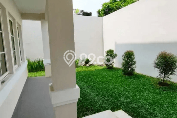 For Sale! Luxury House LT 235m2 Desain Elegan di Sentul City For Sale! Luxury House LT 235m2 Desain Elegan di Sentul City