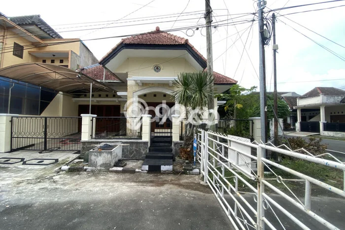 Jual Rumah Favorit Siap Huni LB 200m2 di Blimbing, Malang Jual Rumah Favorit Siap Huni LB 200m2 di Blimbing, Malang