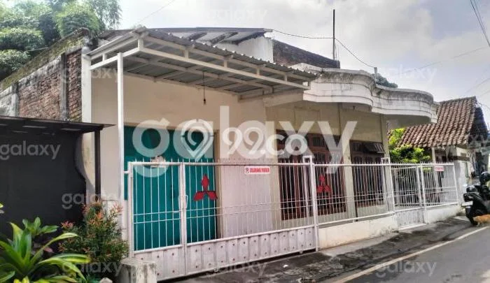 Lokasi strategis! Rumah siap pakai disewakan di Lowokwaru LB 200m2 Lokasi strategis! Rumah siap pakai disewakan di Lowokwaru LB 200m2