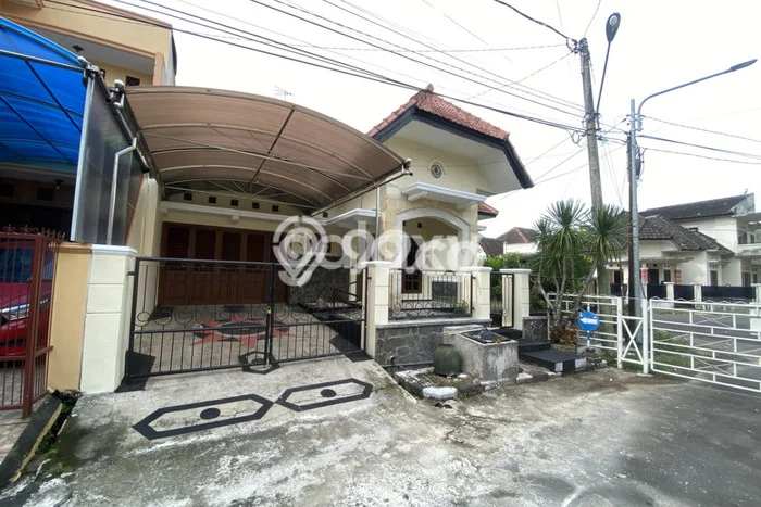Jual Rumah Favorit Siap Huni LB 200m2 di Blimbing, Malang Jual Rumah Favorit Siap Huni LB 200m2 di Blimbing, Malang