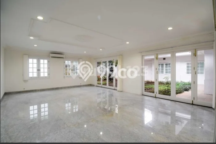 Dijual Rumah Premium dengan Fasilitas Sekitar Komplit di Menteng, Jakarta Pusat Dijual Rumah Premium dengan Fasilitas Sekitar Komplit di Menteng, Jakarta Pusat