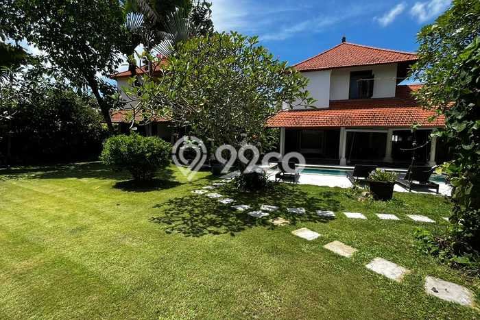 Dijual Vila di , Ukuran 885m2m², Lingkungan Asri Dijual Vila di , Ukuran 885m2m², Lingkungan Asri