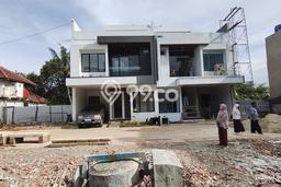 Rumah Modern 4 KT di Bojong Sari Depok Full Furnished Rumah Modern 4 KT di Bojong Sari Depok Full Furnished