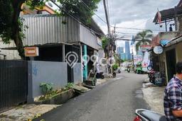Ready to Use! Premium House LT 386m2 Desain Modern di Menteng Dalam Ready to Use! Premium House LT 386m2 Desain Modern di Menteng Dalam