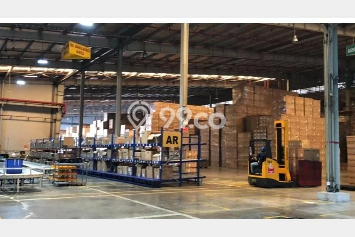 Unit Gudang Disewakan di Cikarang di Area Ramai & Strategis Unit Gudang Disewakan di Cikarang di Area Ramai & Strategis