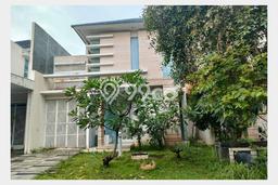 Ready to Use! Luxury House LT 180m2 Desain Elegan di Pakuwon Indah Ready to Use! Luxury House LT 180m2 Desain Elegan di Pakuwon Indah