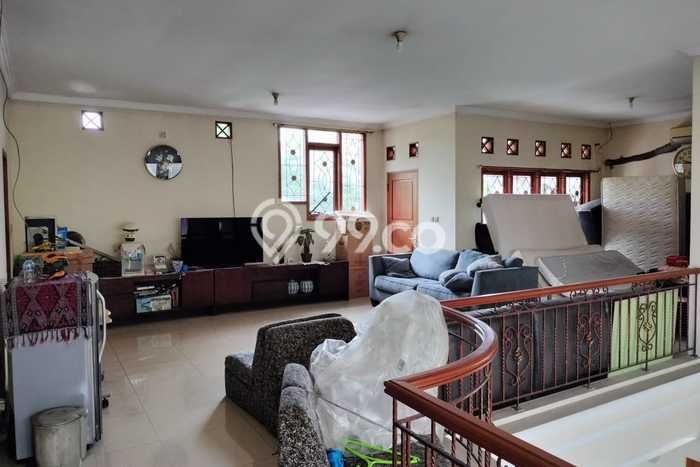 Ready to Use! Premium House LT 375m2 Desain Modern di Senopati Ready to Use! Premium House LT 375m2 Desain Modern di Senopati