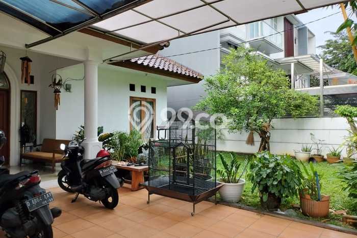 Ready to Use! Premium House LT 375m2 Desain Modern di Senopati Ready to Use! Premium House LT 375m2 Desain Modern di Senopati
