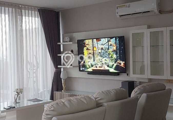 Hunian Mewah LB 310m2 Siap Huni Desain Elegan di Sambiroto, Semarang Hunian Mewah LB 310m2 Siap Huni Desain Elegan di Sambiroto, Semarang