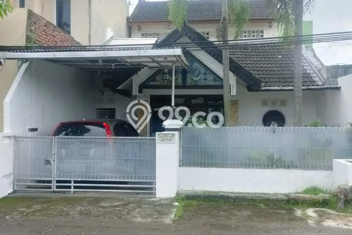 For Sale Rumah 4 Kamar Lokasi Ideal Bagus dan Strategis di Pedurungan For Sale Rumah 4 Kamar Lokasi Ideal Bagus dan Strategis di Pedurungan
