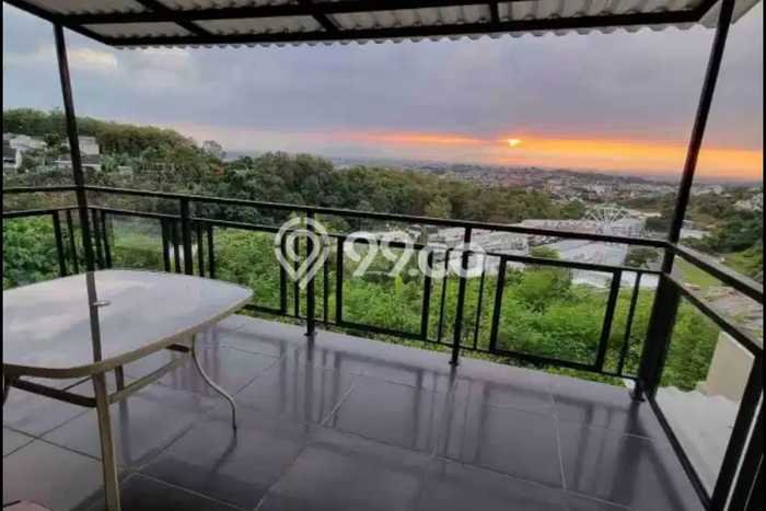 Hunian Mewah LB 310m2 Siap Huni Desain Elegan di Sambiroto, Semarang Hunian Mewah LB 310m2 Siap Huni Desain Elegan di Sambiroto, Semarang