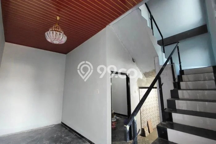 Rumah Kost untuk Dijual di Semarang Barat dengan 4 KT, 4 KM, Luas 70m2 Rumah Kost untuk Dijual di Semarang Barat dengan 4 KT, 4 KM, Luas 70m2