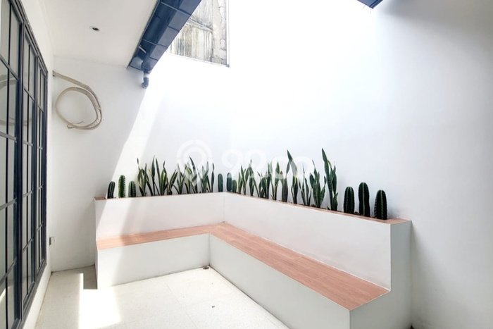Rumah Luxury Modern Tanpa Renovasi di Bintaro Tangerang Selatan Rumah Luxury Modern Tanpa Renovasi di Bintaro Tangerang Selatan