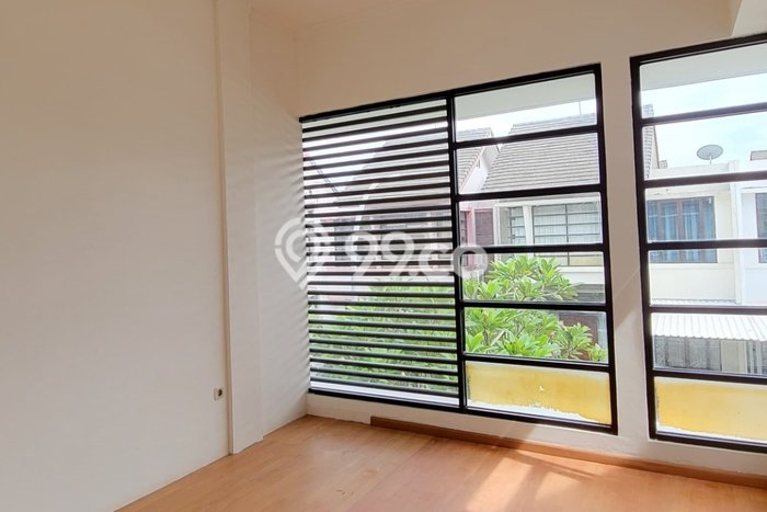 Rumah Elit Modern Tanpa Renovasi di Bintaro Tangerang Selatan Rumah Elit Modern Tanpa Renovasi di Bintaro Tangerang Selatan