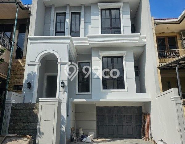 Rumah Luxury Modern Tanpa Renovasi di Graha Surabaya Rumah Luxury Modern Tanpa Renovasi di Graha Surabaya