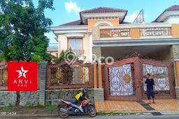 Ready to Use! Luxury House LT 350m2 Desain Modern di Pulogebang Ready to Use! Luxury House LT 350m2 Desain Modern di Pulogebang