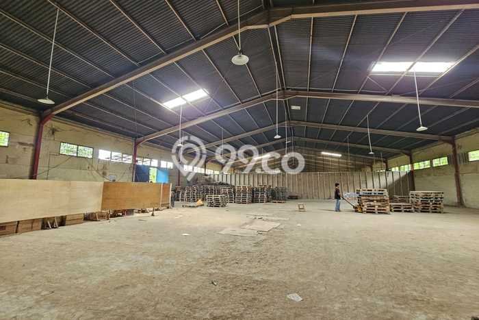 Gudang bagus disewakan di Ciracas Jakarta Timur dengan LB 1000m2 harga sewa terbaik Gudang bagus disewakan di Ciracas Jakarta Timur dengan LB 1000m2 harga sewa terbaik