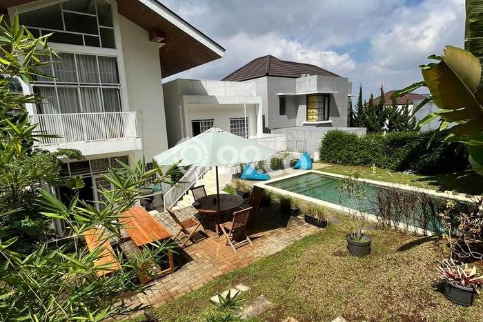 Ready to Use! Luxury House LT 444m2 Desain Elegan di Dago Pakar Ready to Use! Luxury House LT 444m2 Desain Elegan di Dago Pakar