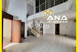 Dijual Rumah Luas Elegan Dengan View Eksklusif di Jelambar, Jakarta Barat Dijual Rumah Luas Elegan Dengan View Eksklusif di Jelambar, Jakarta Barat