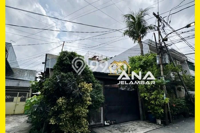 Tanah Dijual Lokasi Strategis di Jakarta Barat dengan Luas 200m2 Tanah Dijual Lokasi Strategis di Jakarta Barat dengan Luas 200m2