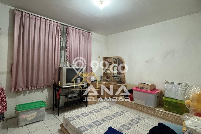 For Sale! Luxury House LT 240m2 Desain Elegan di Jelambar For Sale! Luxury House LT 240m2 Desain Elegan di Jelambar