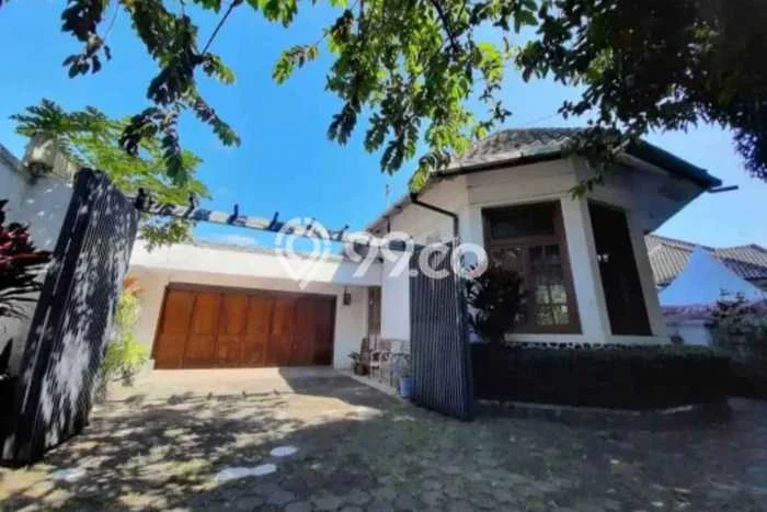 Rumah Elit LB 182m2 Siap Huni Desain Elegan di Wastukencana, Bandung Rumah Elit LB 182m2 Siap Huni Desain Elegan di Wastukencana, Bandung
