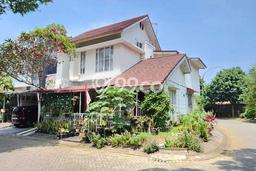 Jual Rumah Luas Elegan Dengan View Cantik di Bintaro, Tangerang Selatan Jual Rumah Luas Elegan Dengan View Cantik di Bintaro, Tangerang Selatan
