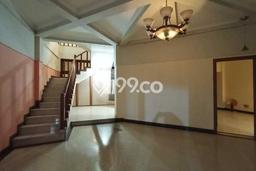 Disewakan! Rumah 5 Kamar Tidur &
5 Kamar Mandi di Rawamangun, Jakarta Timur Disewakan! Rumah 5 Kamar Tidur &
5 Kamar Mandi di Rawamangun, Jakarta Timur