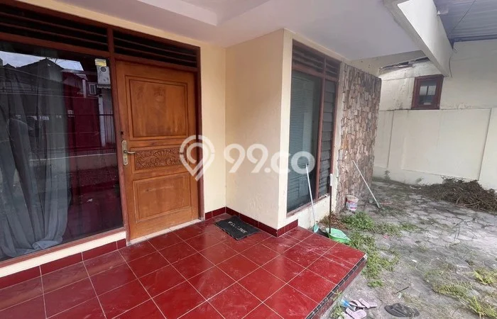 Disewakan! Rumah 4 Kamar Tidur &
2 Kamar Mandi di Caturtunggal, Yogyakarta Disewakan! Rumah 4 Kamar Tidur &
2 Kamar Mandi di Caturtunggal, Yogyakarta