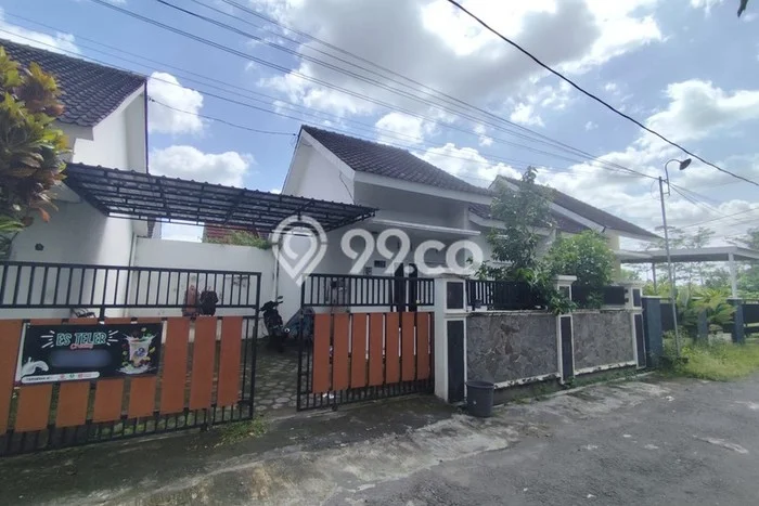 Jual Rumah Harga Miring Ngemplak Punya 2 Kamar & LT 80m2 Jual Rumah Harga Miring Ngemplak Punya 2 Kamar & LT 80m2