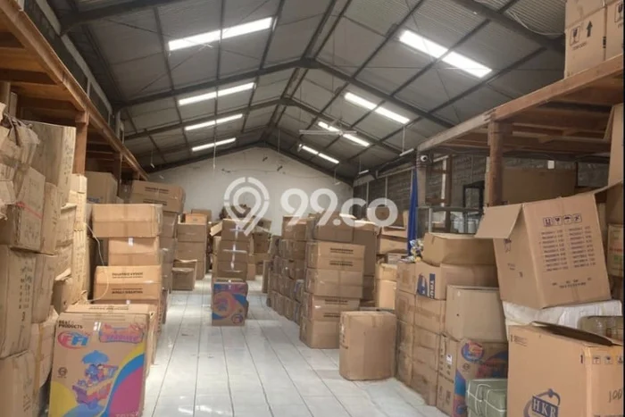 Disewakan Gudang di Kawasan Ramai Kopo Luas 360m2 Disewakan Gudang di Kawasan Ramai Kopo Luas 360m2