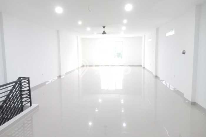 Unit Ruko Paling Strategis di Batununggal Bandung dengan LB 190m2 Unit Ruko Paling Strategis di Batununggal Bandung dengan LB 190m2